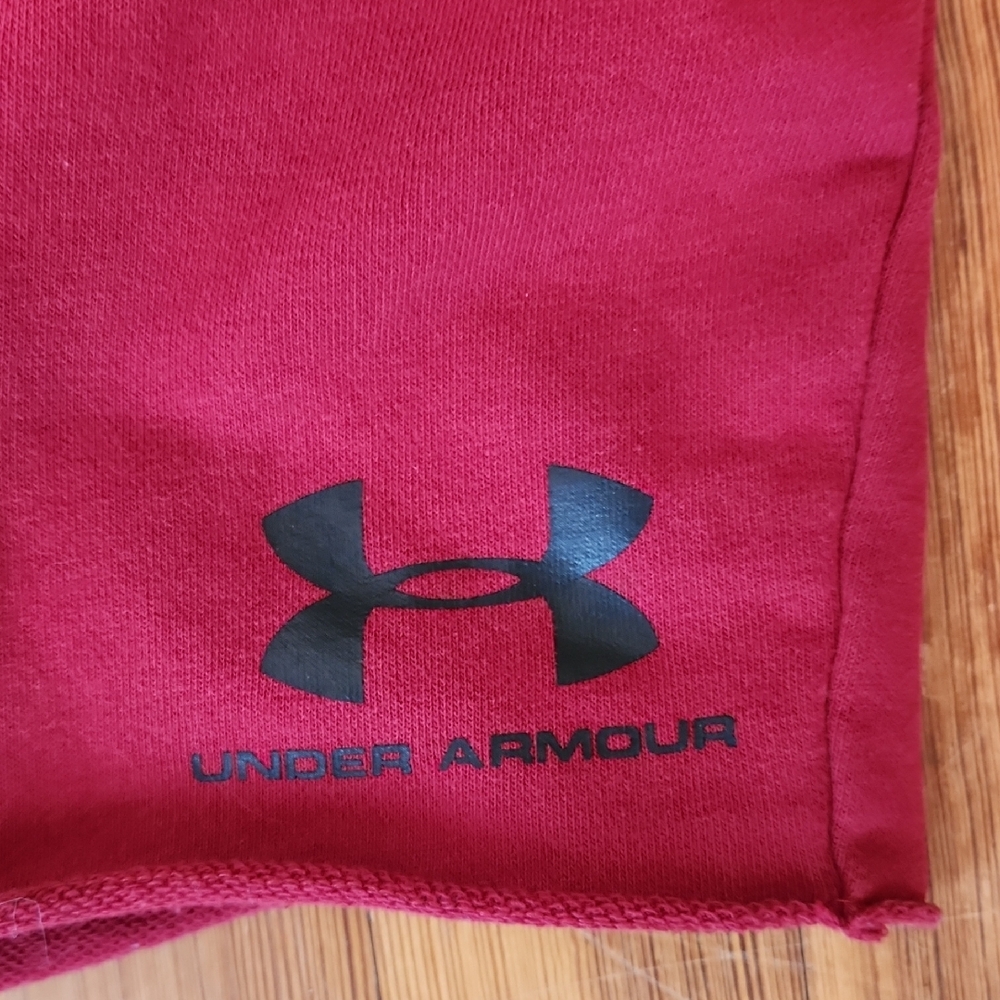 Under Armour Men's Maroon Athletic Shorts - Picture 4 of 4